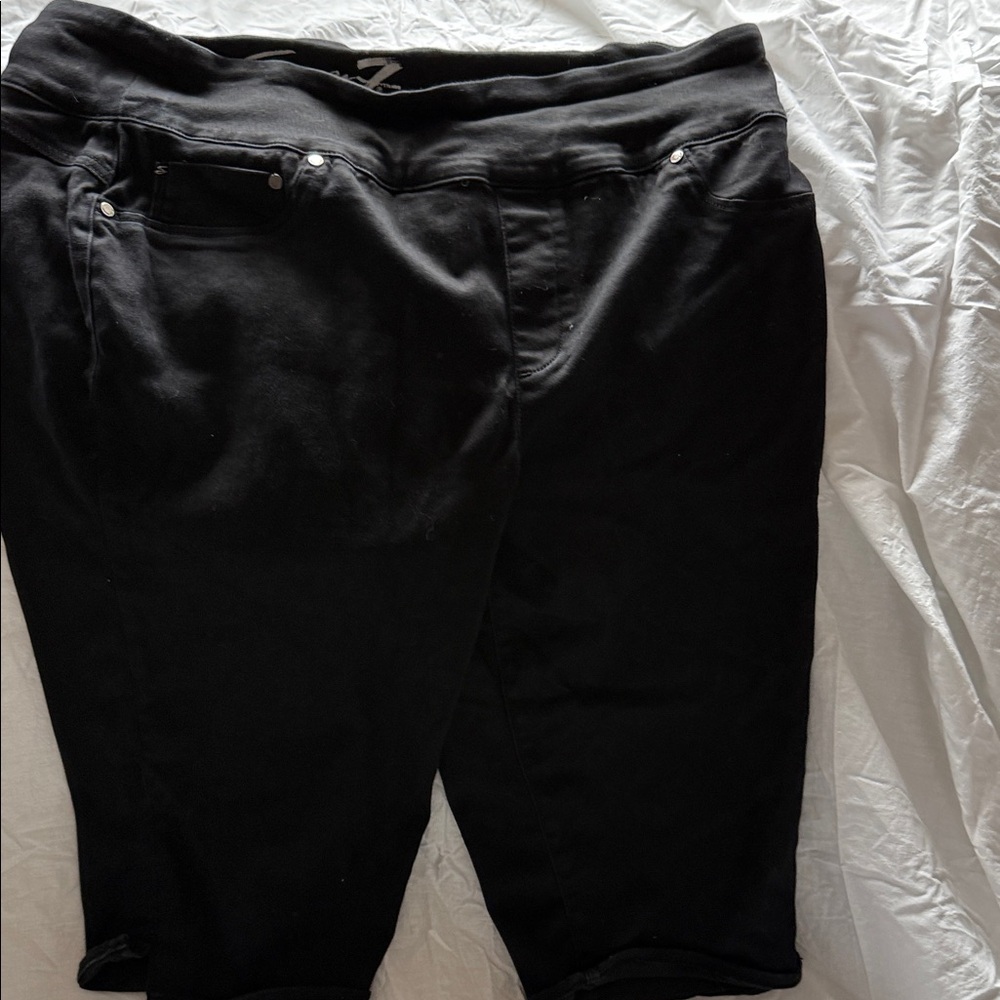 Seven7 Black Women's Shorts Bermudas